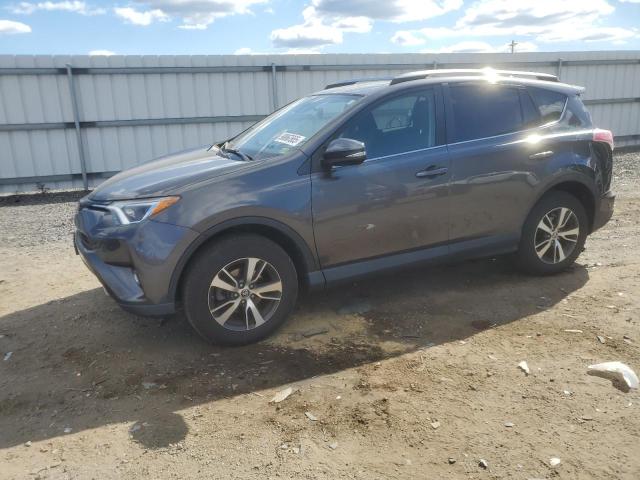 2017 TOYOTA RAV4 XLE - JTMRFREV7HJ116445