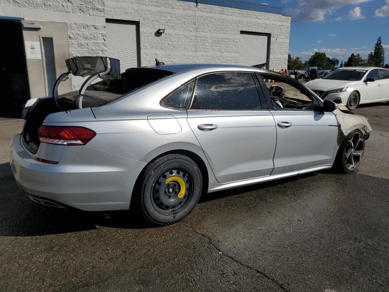 VOLKSWAGEN PASSAT R-LINE