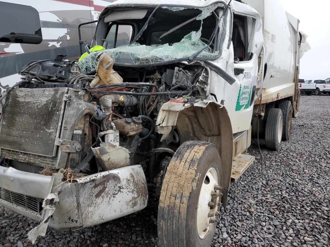 Lot #3282410322 2011 FREIGHTLINER TRAC/TRAIL