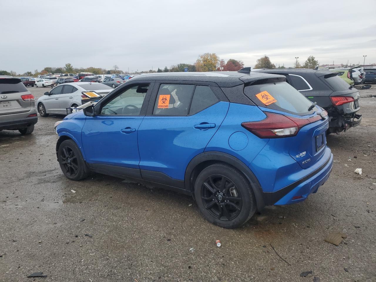 NISSAN KICKS SV