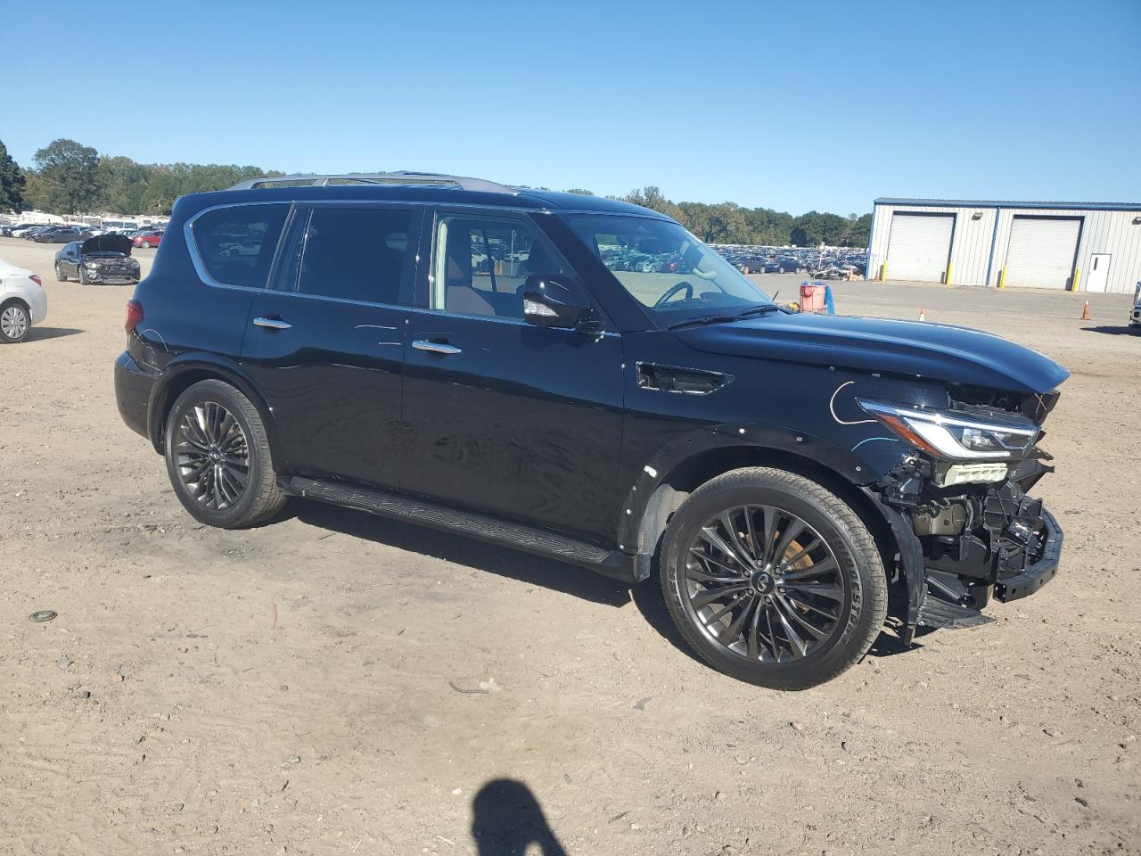 INFINITI QX80 LUXE
