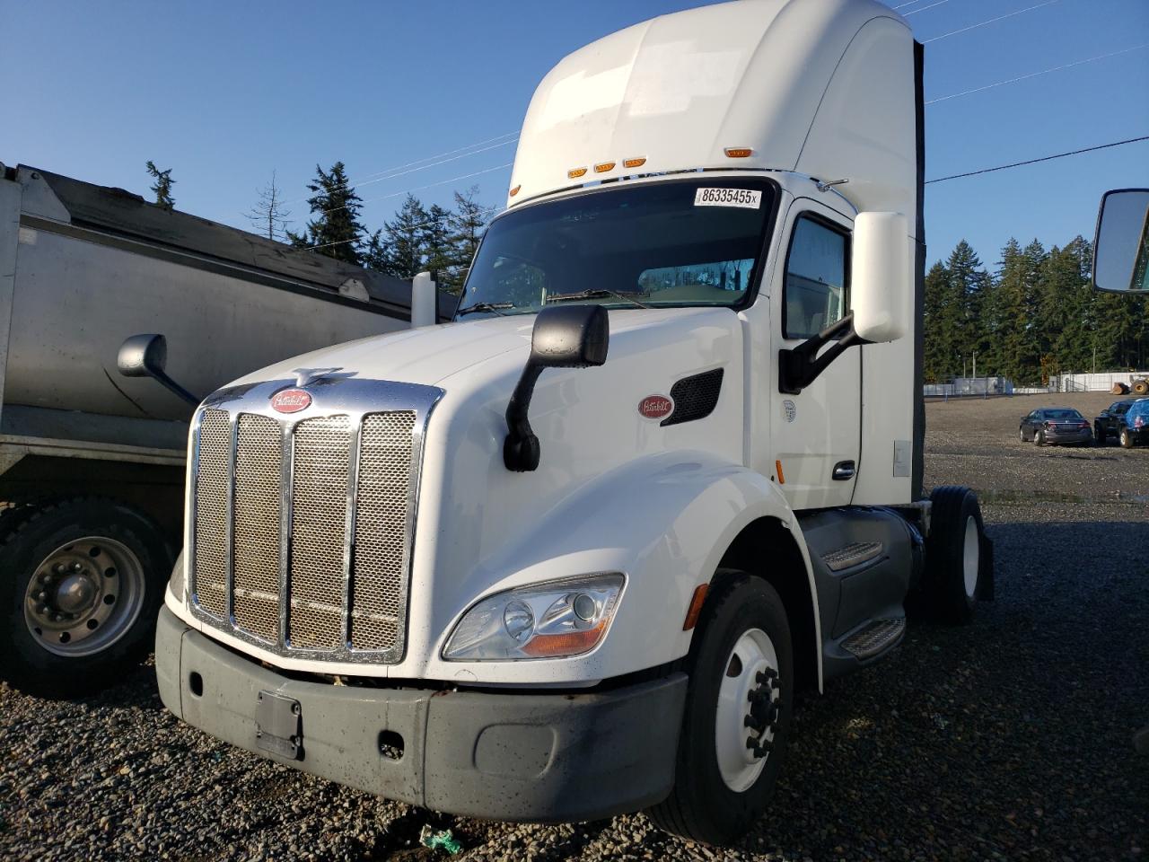Lot #3279529271 2016 PETERBILT 579