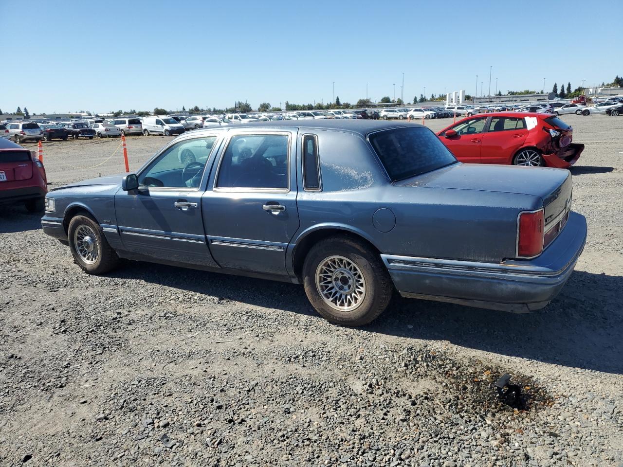 Lot #3305442168 1996 LINCOLN TOWN CAR E