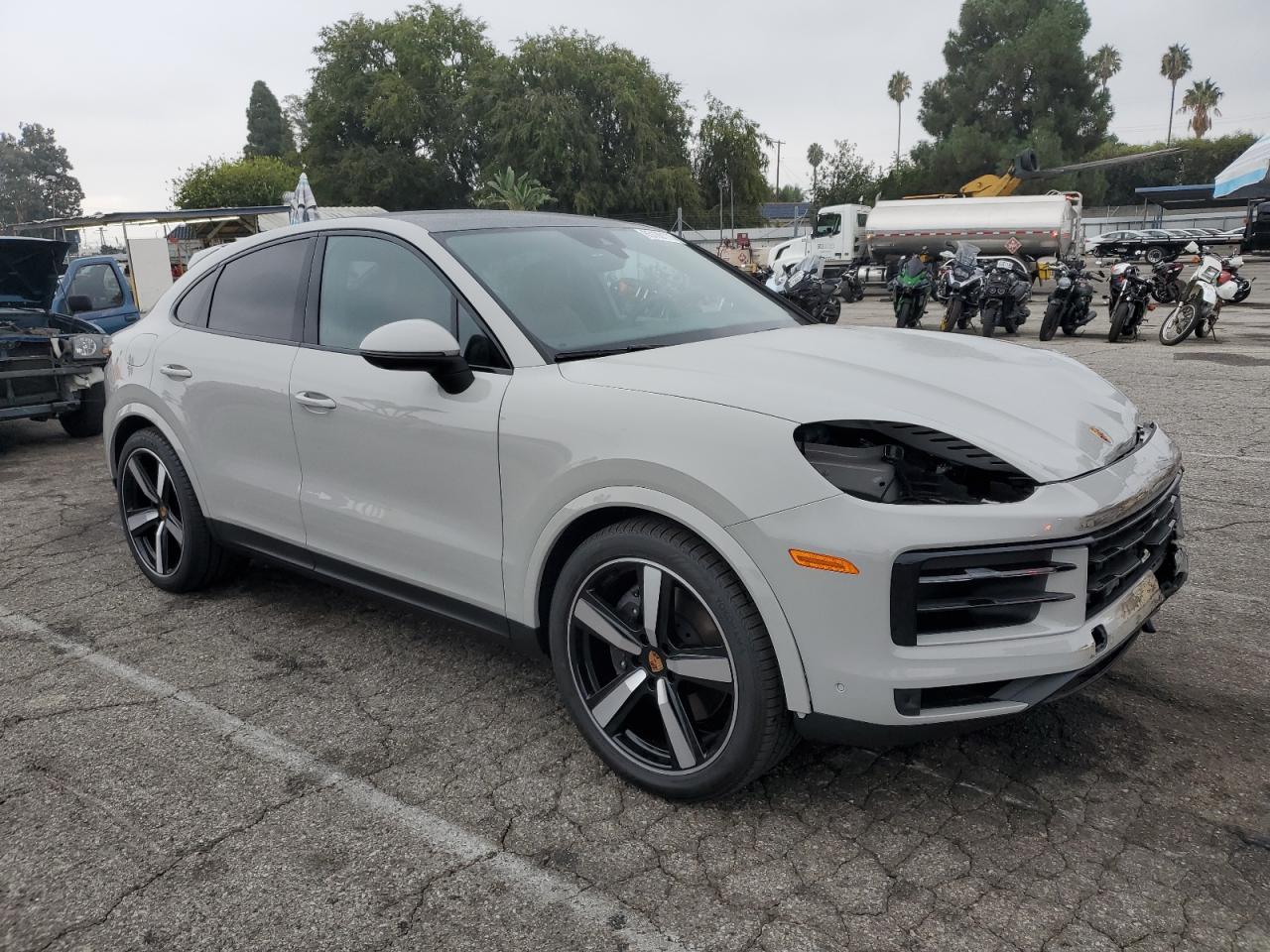 PORSCHE CAYENNE COUPE