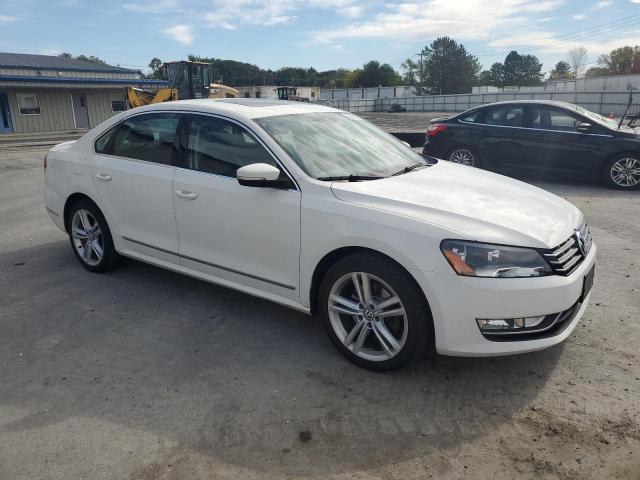 2015 VOLKSWAGEN PASSAT SEL 1VWCV7A32FC013546