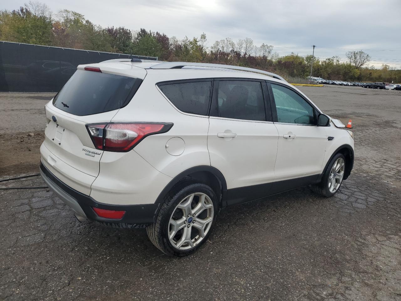 FORD ESCAPE TITANIUM