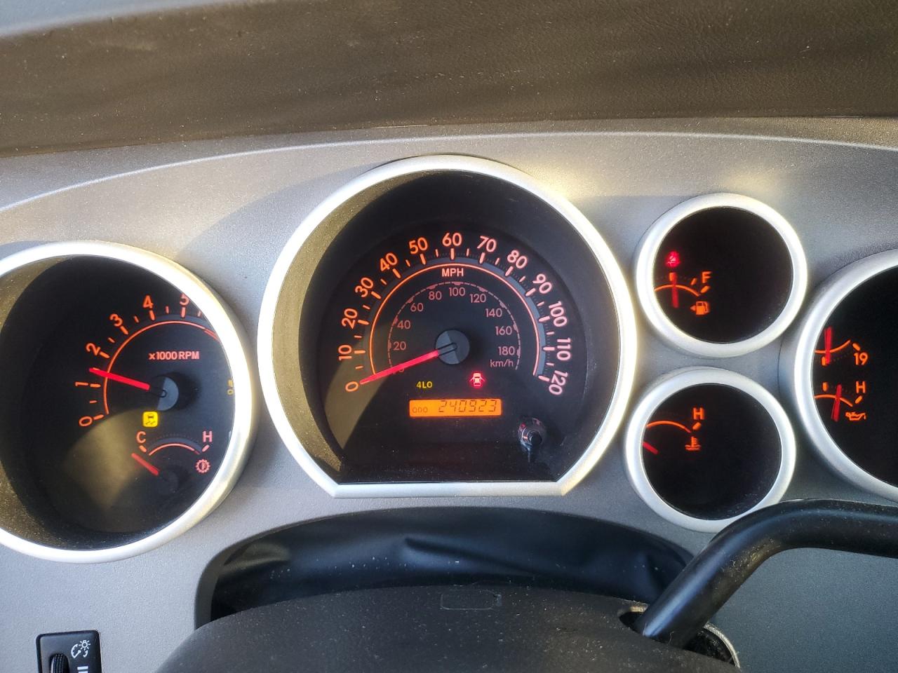 TOYOTA TUNDRA DOUBLE CAB SR5