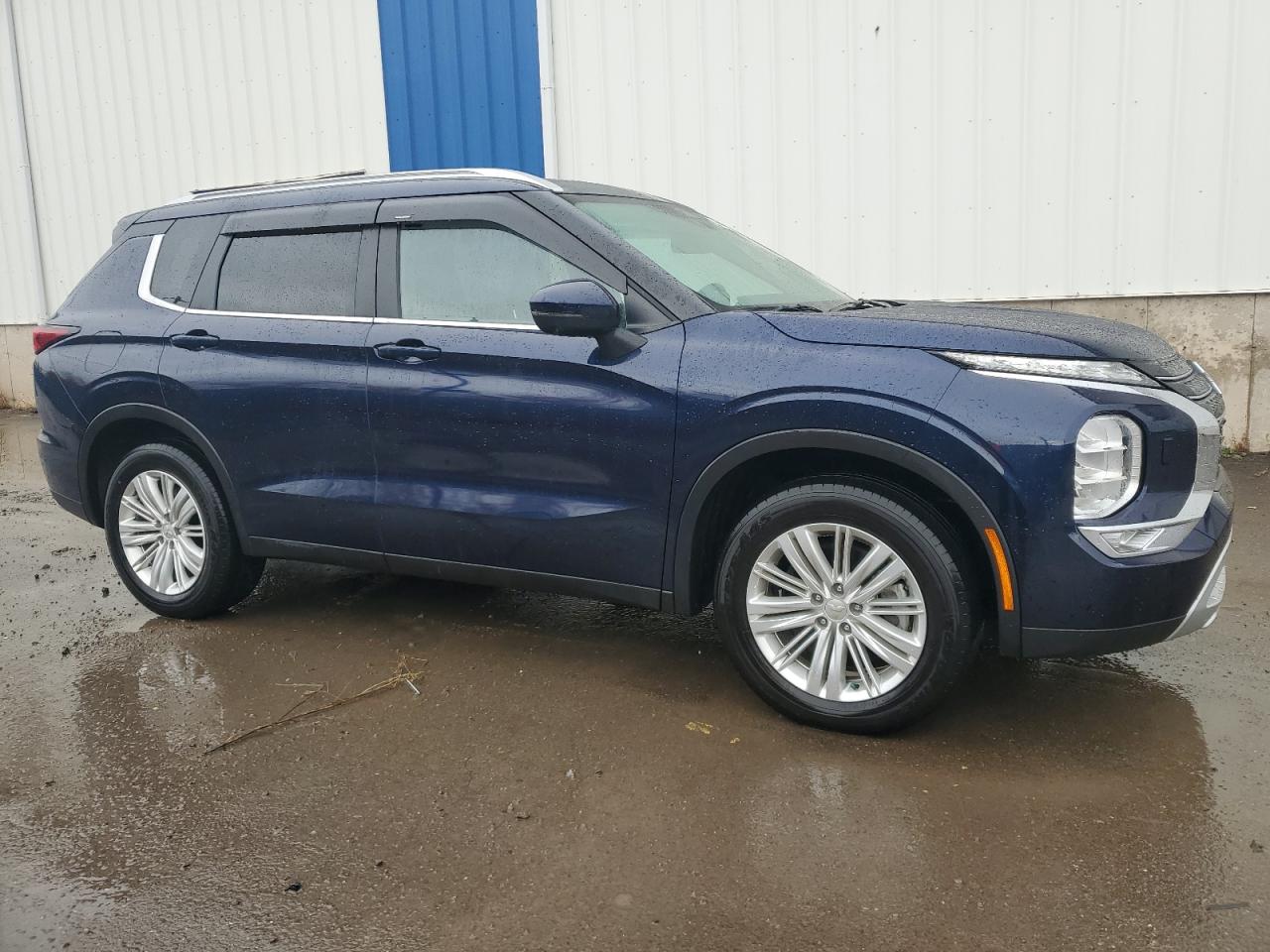 MITSUBISHI OUTLANDER SE