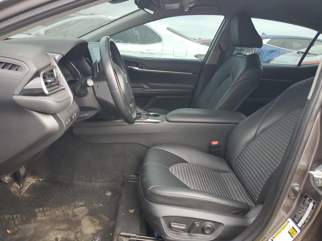 TOYOTA CAMRY SE NIGHT SHADE