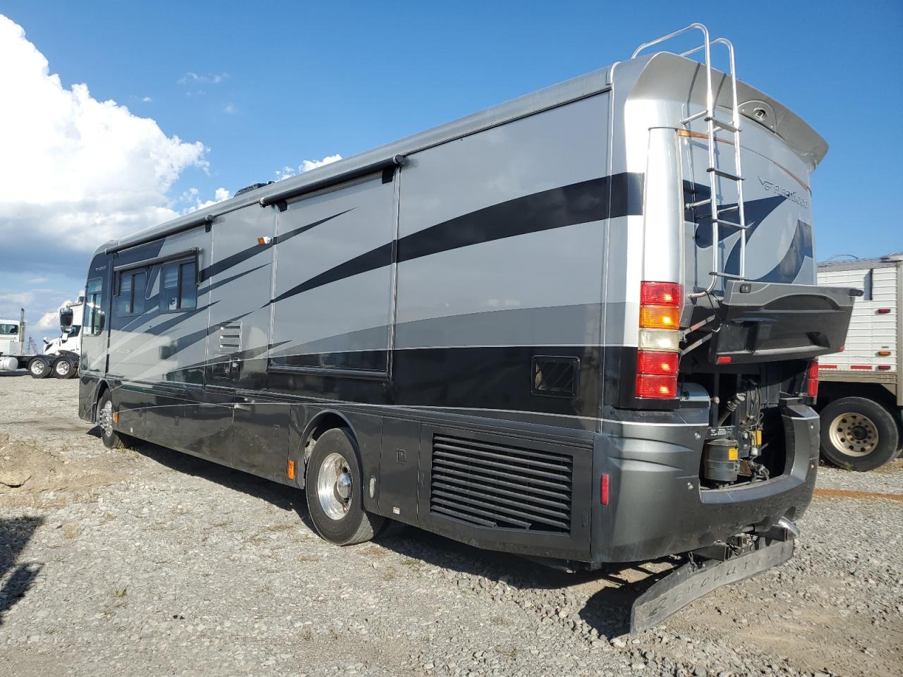 Lot #3317825192 2005 SPARTAN MOTORS MOTORHOME 4VZ