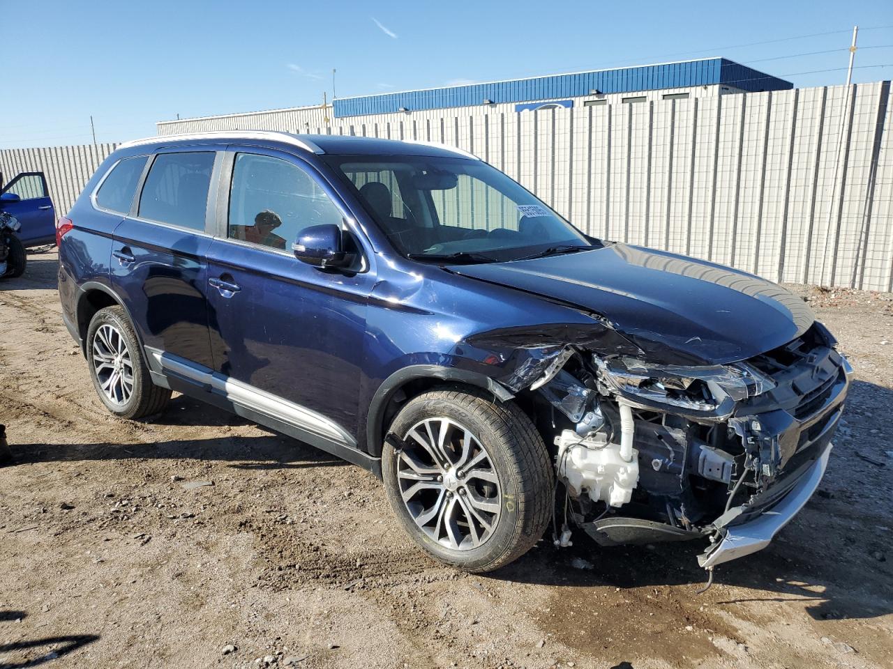 MITSUBISHI OUTLANDER SE