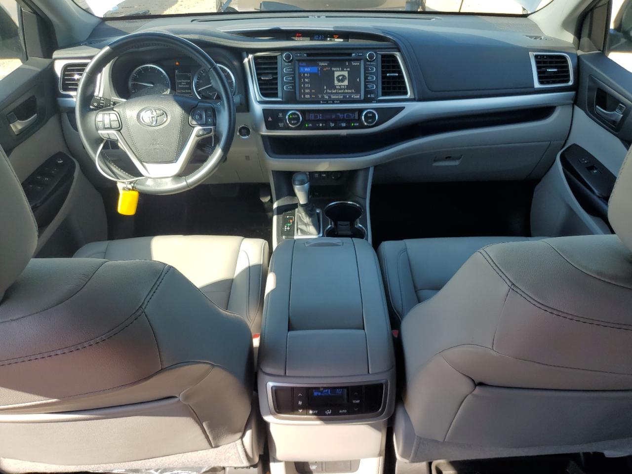TOYOTA HIGHLANDER SE