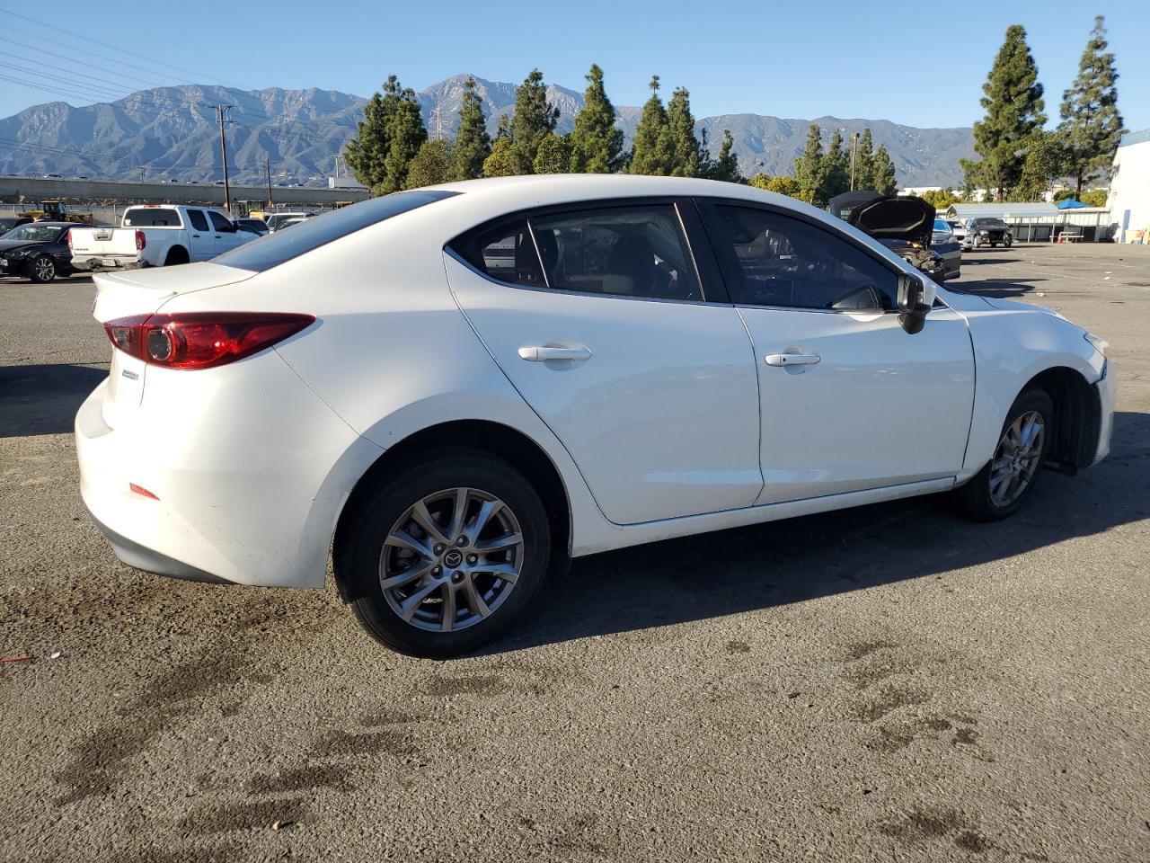 MAZDA 3 TOURING