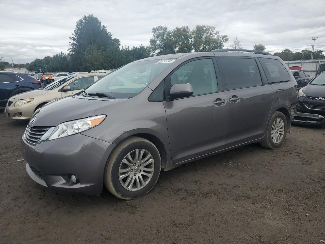 TOYOTA SIENNA XLE