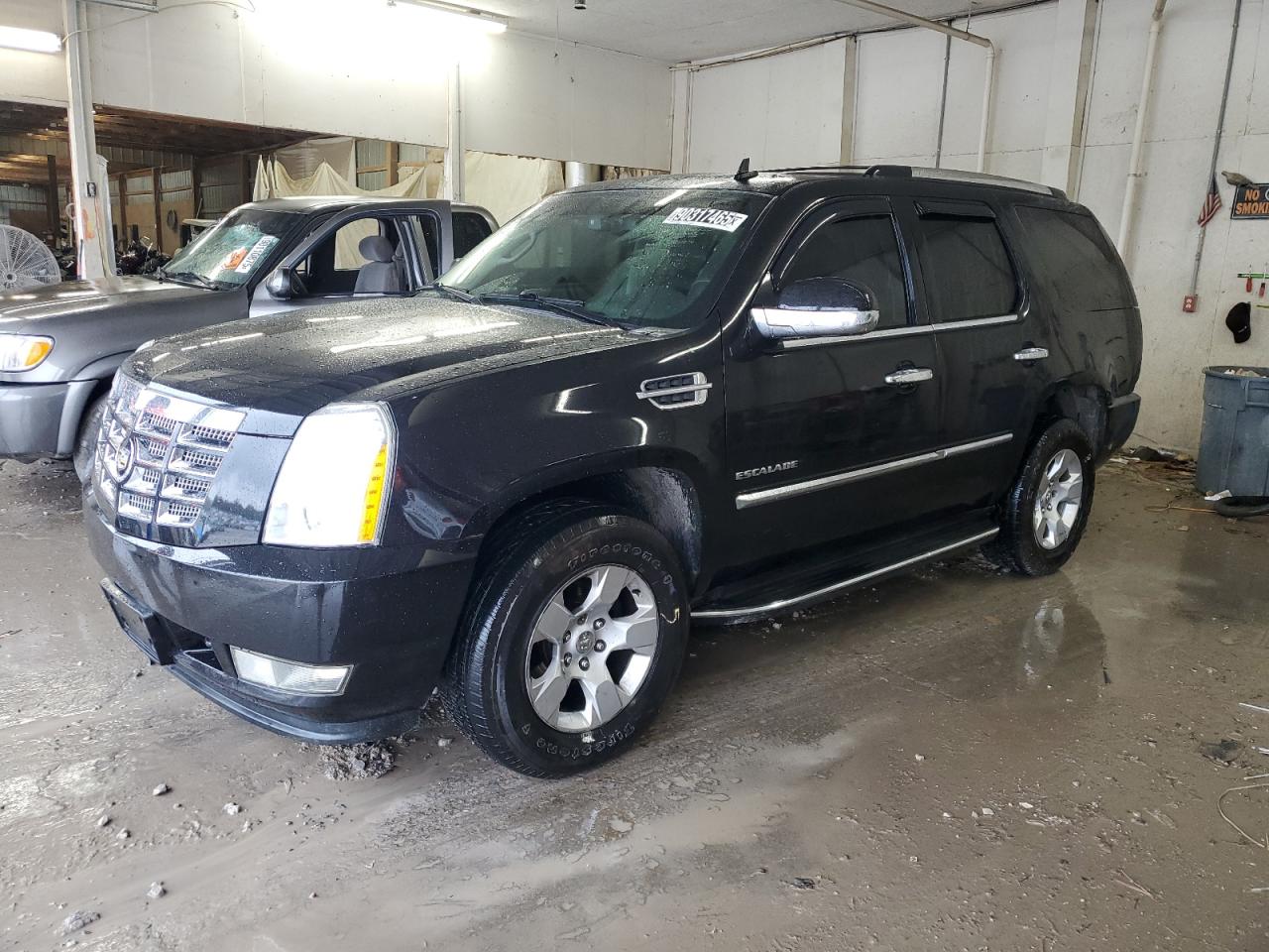 CADILLAC ESCALADE LUXURY