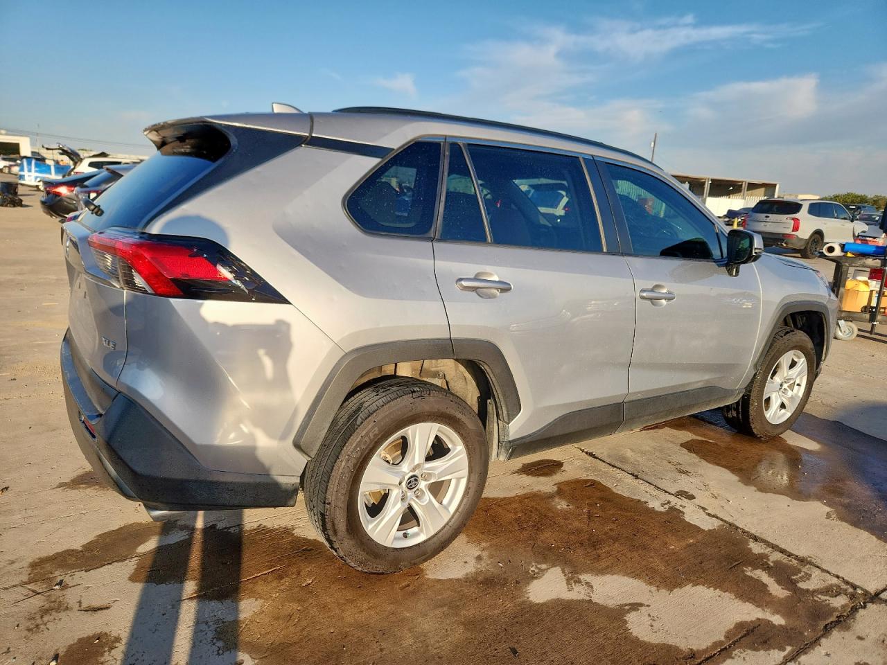 TOYOTA RAV4 XLE