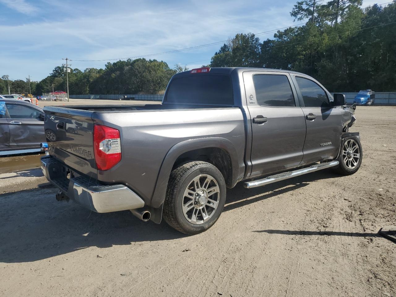 TOYOTA TUNDRA CREWMAX SR5