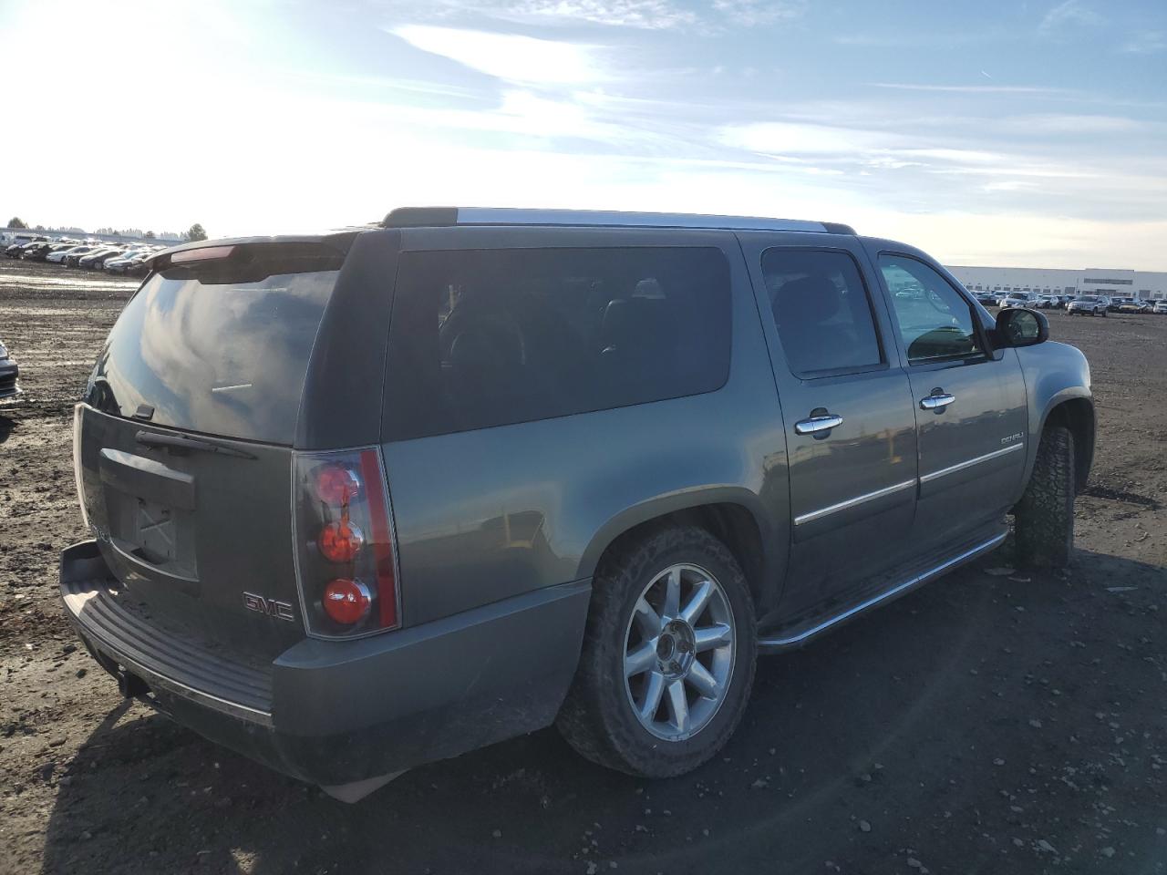 1GKS2MEF2BR206172 2011 GMC Yukon Xl Denali