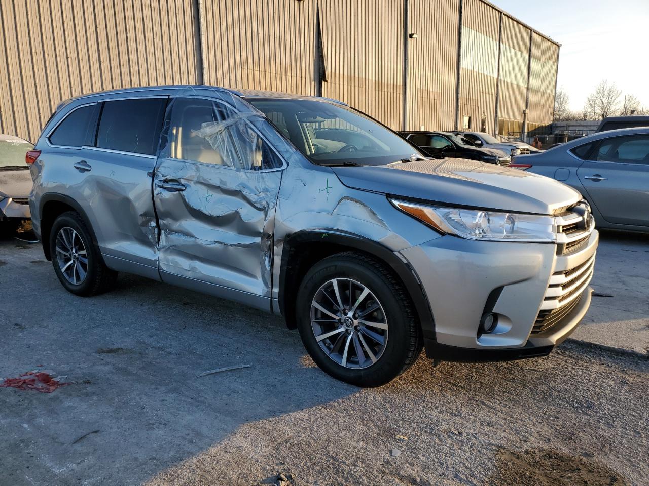 5TDJZRFH0HS439123 TOYOTA HIGHLANDER 2017