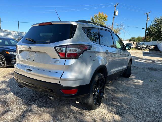 1FMCU0GD2HUD23752 Ford ESCAPE SE
