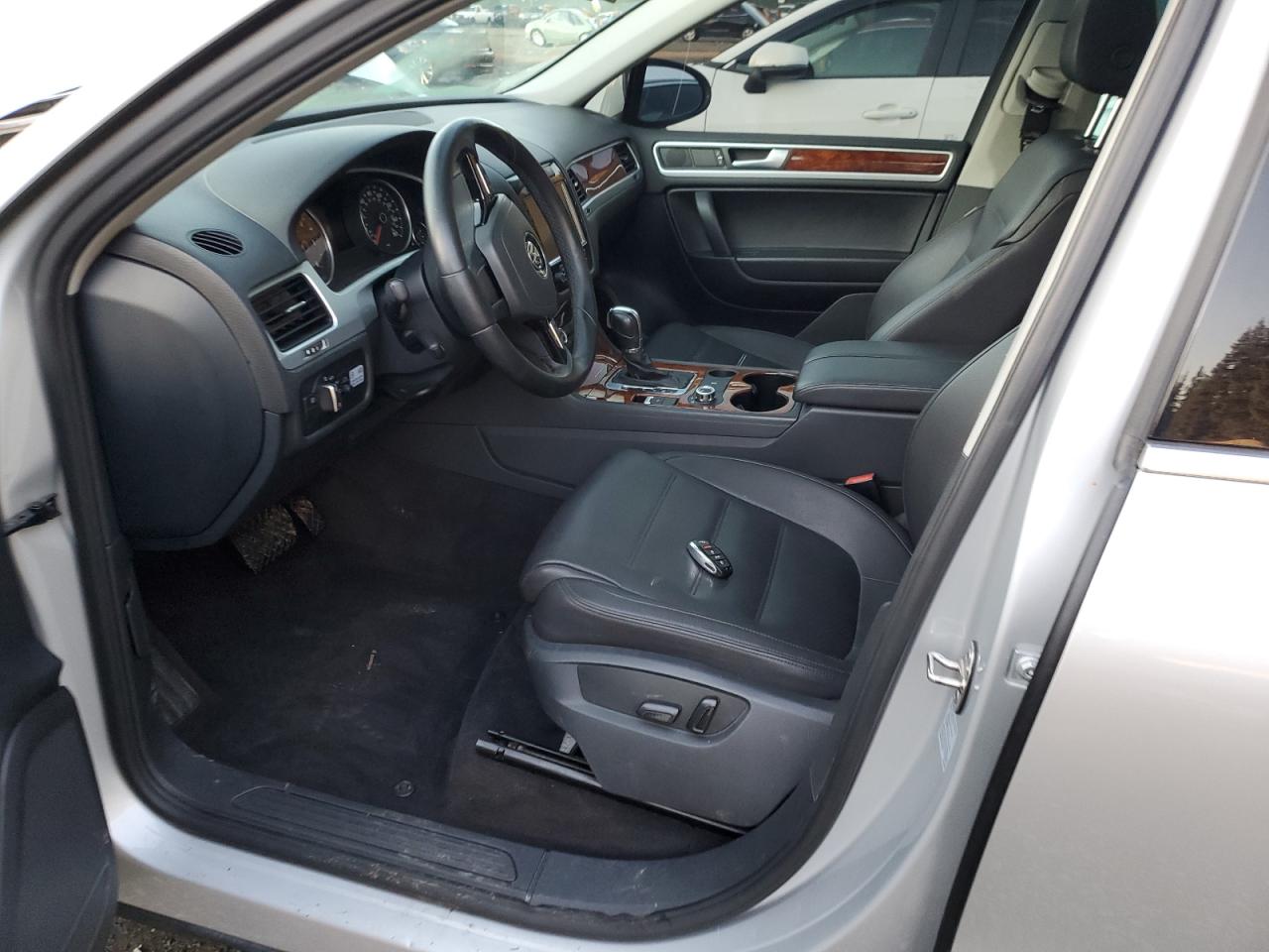 WVGEP9BP8DD003755 2013 Volkswagen Touareg V6 Tdi