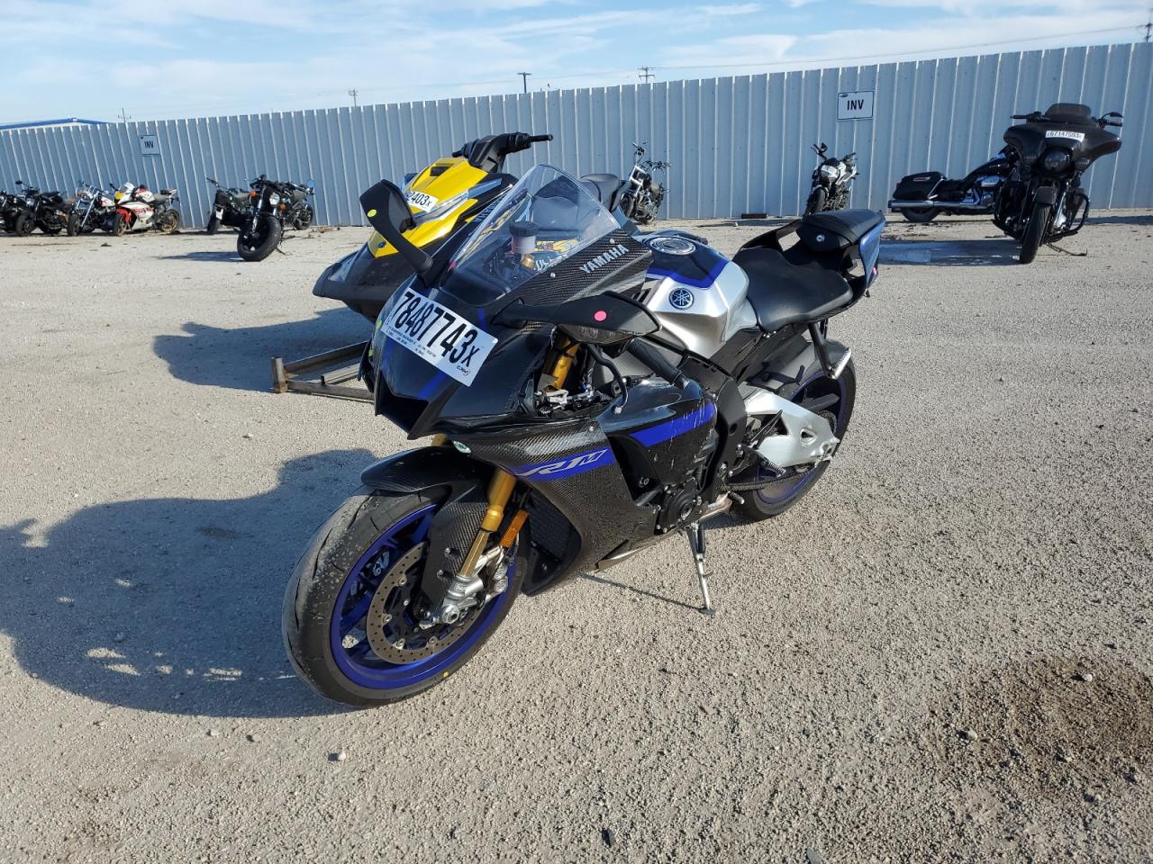 JYARN67E5PA000637 YAMAHA YZFR1M 2023