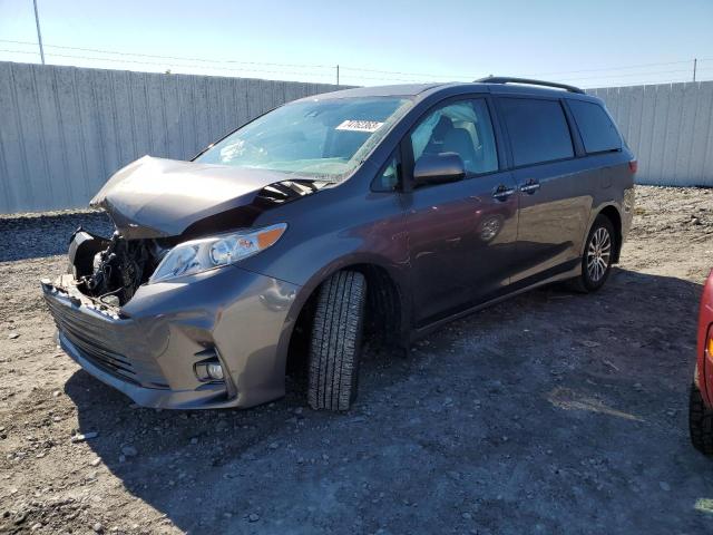 2018 Toyota Sienna XLE