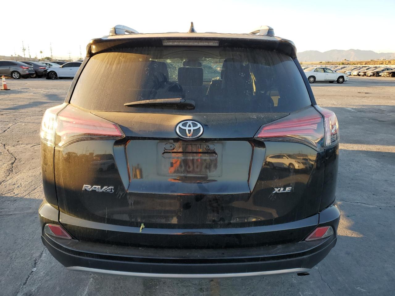 2T3WFREV6JW434647 TOYOTA RAV4 2018