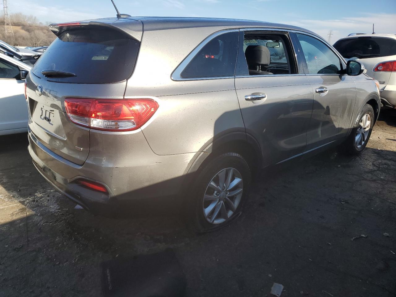 Lot #2869533813 2017 KIA SORENTO LX