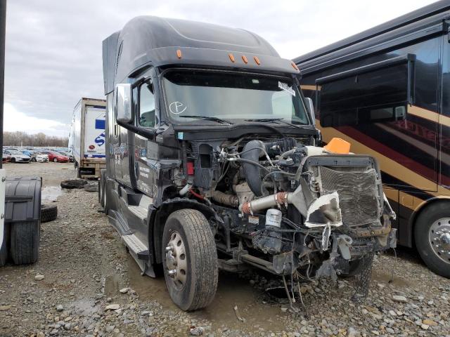 Lot #2389945271 2020 FREIGHTLINER CASCADIA 1 salvage car