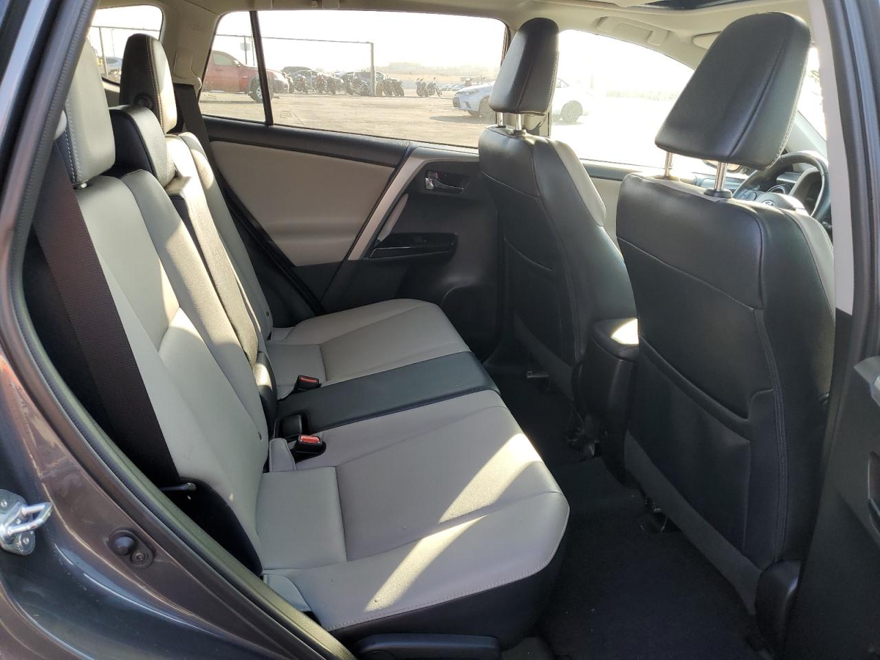 2T3YFREV2GW249738 TOYOTA RAV4 2016