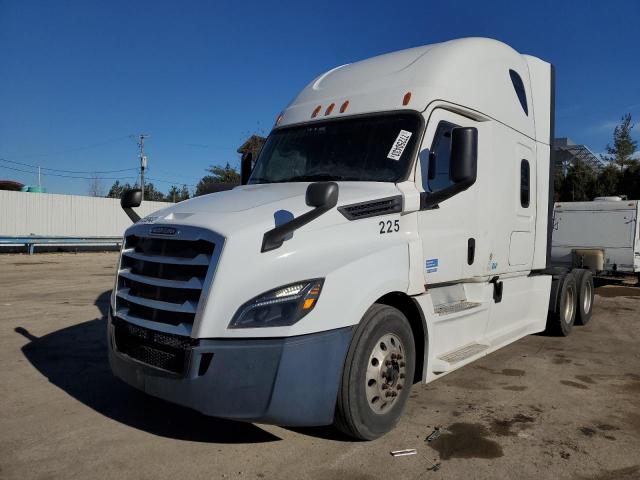Lot #2206412902 2019 FREIGHTLINER CASCADIA 1 salvage car