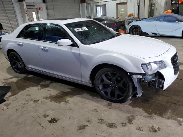 2C3CCABG0NH178907 Chrysler 300 S 4