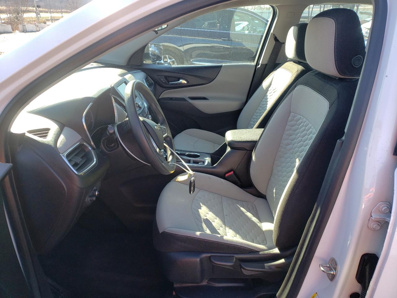 VIN: 3GNAXHEV2KS645741 2019 CHEVROLET EQUINOX