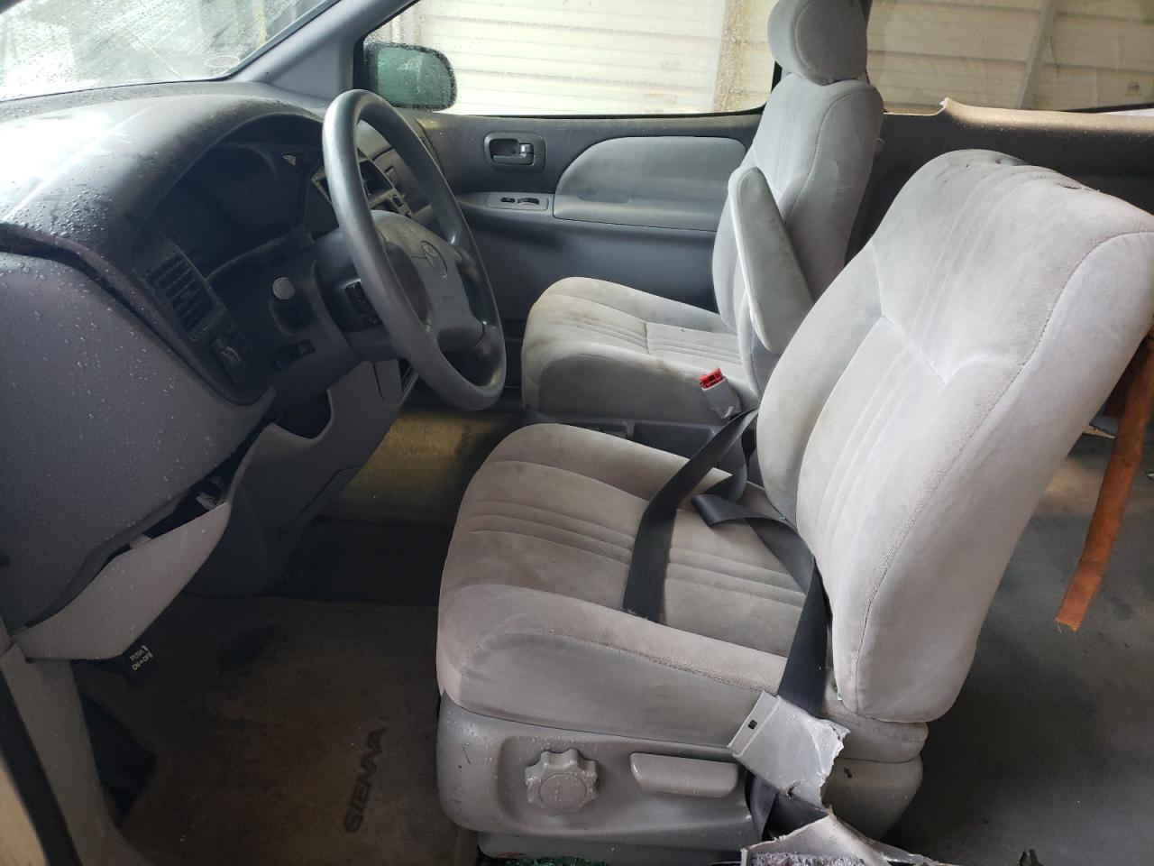 4T3ZF19C2XU092596 1999 Toyota Sienna Ce