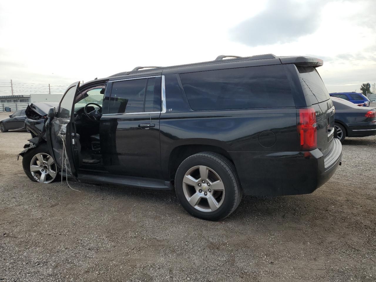 1GNSCJKC7FR305858 2015 Chevrolet Suburban C1500 Lt