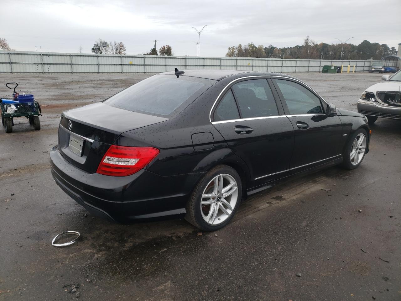 2012 Mercedes-Benz C 250 vin: WDDGF4HB5CR203384