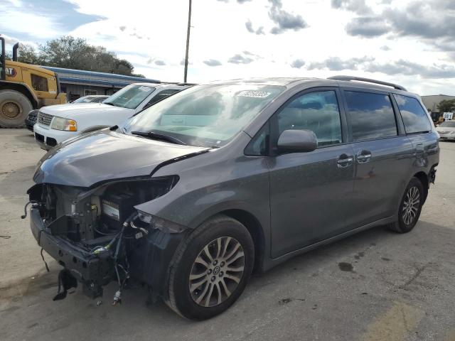 2019 Toyota Sienna XLE