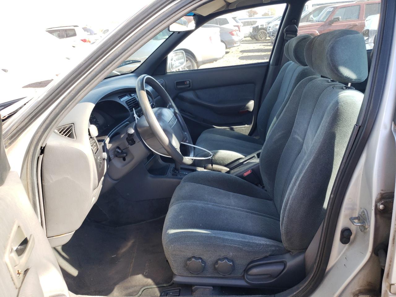 4t1sk12exnu037456 4T1SK12EXNU037456 1992 Toyota Camry Le