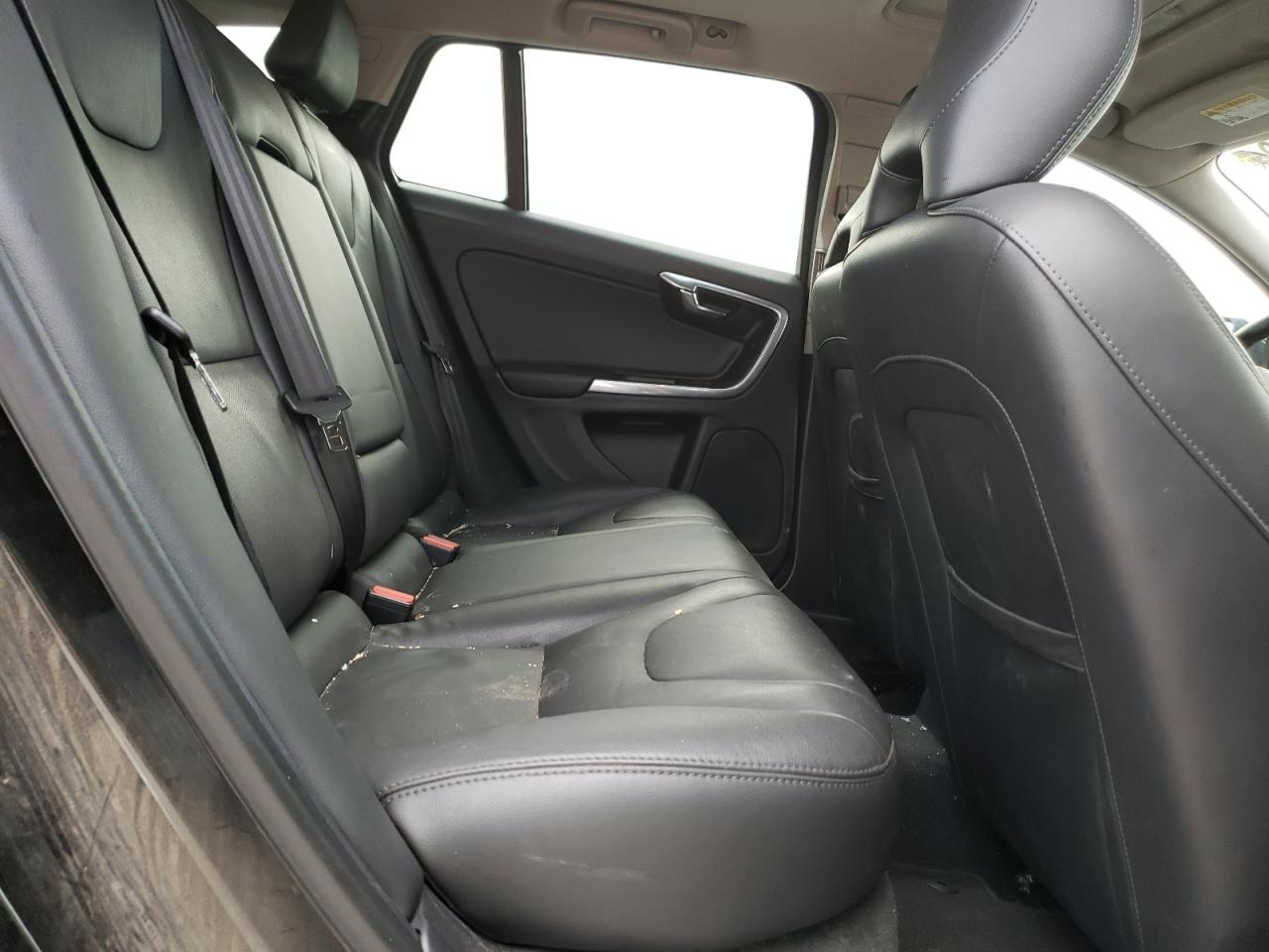 yv140mek5f1220072 YV140MEK5F1220072 2015 Volvo V60 Premier