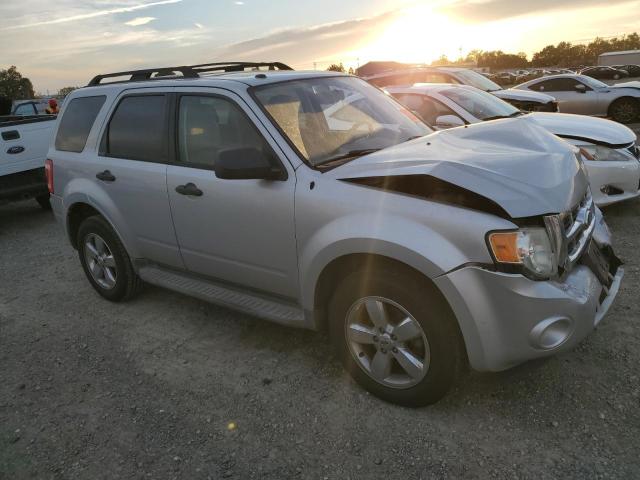 Vin: 1fmcu0dg7aka80245, lot: 75745683, ford escape xlt 20104