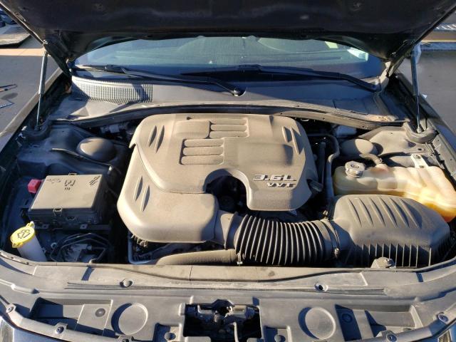 2017 Chrysler 300 - Image 11