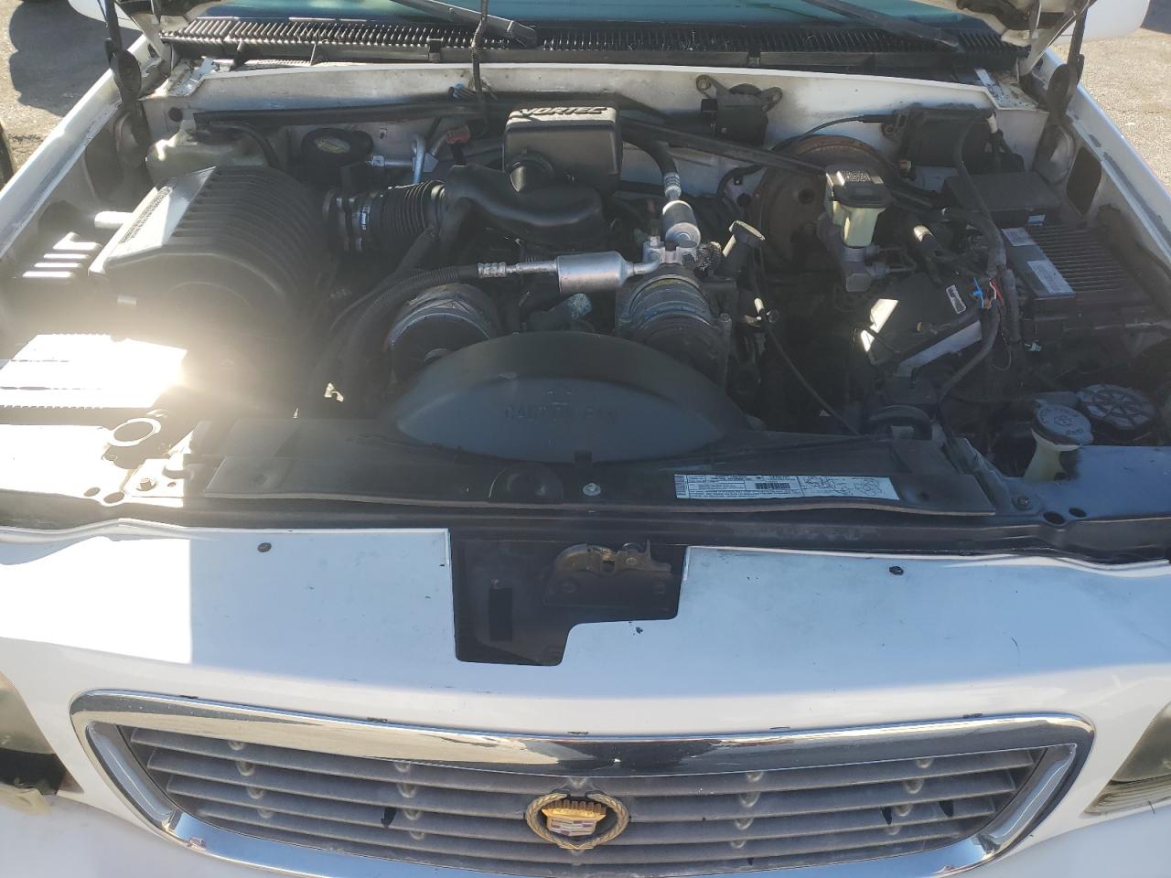 1GYEK13R2YR164755 2000 Cadillac Escalade