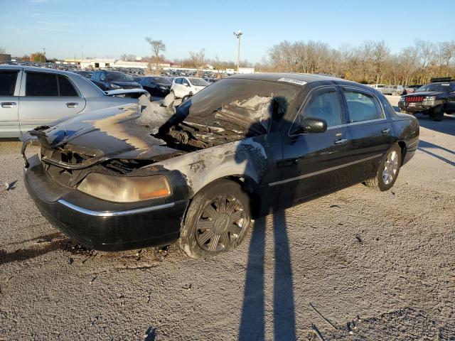 2005 Lincoln Town Car Signature Limited