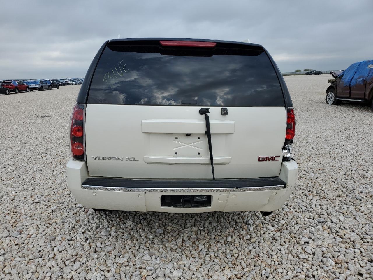 1GKS2MEF1ER107718 2014 GMC Yukon Xl Denali