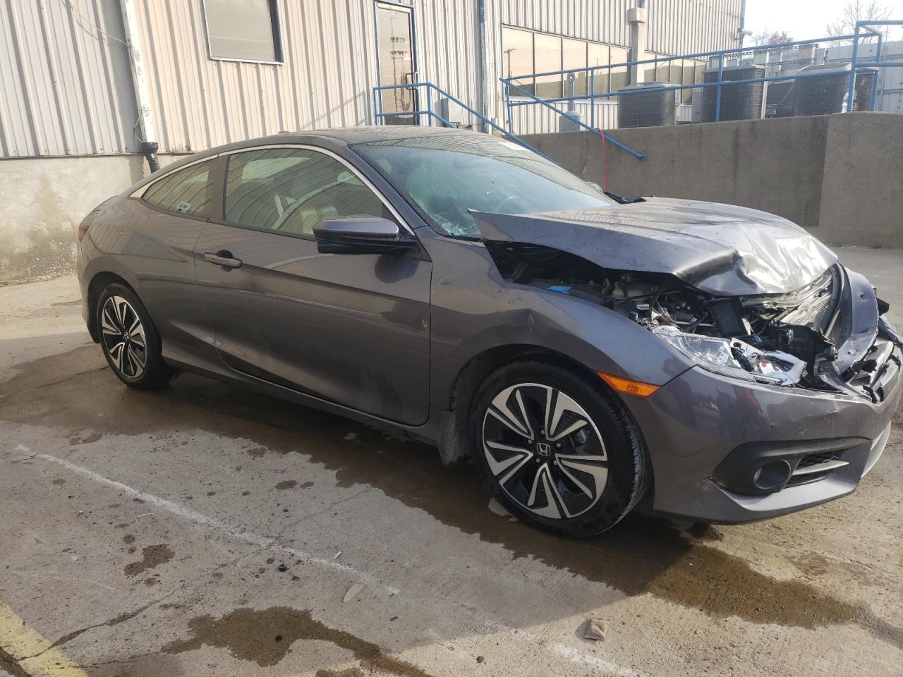 2HGFC3A38HH360735 HONDA CIVIC 2017