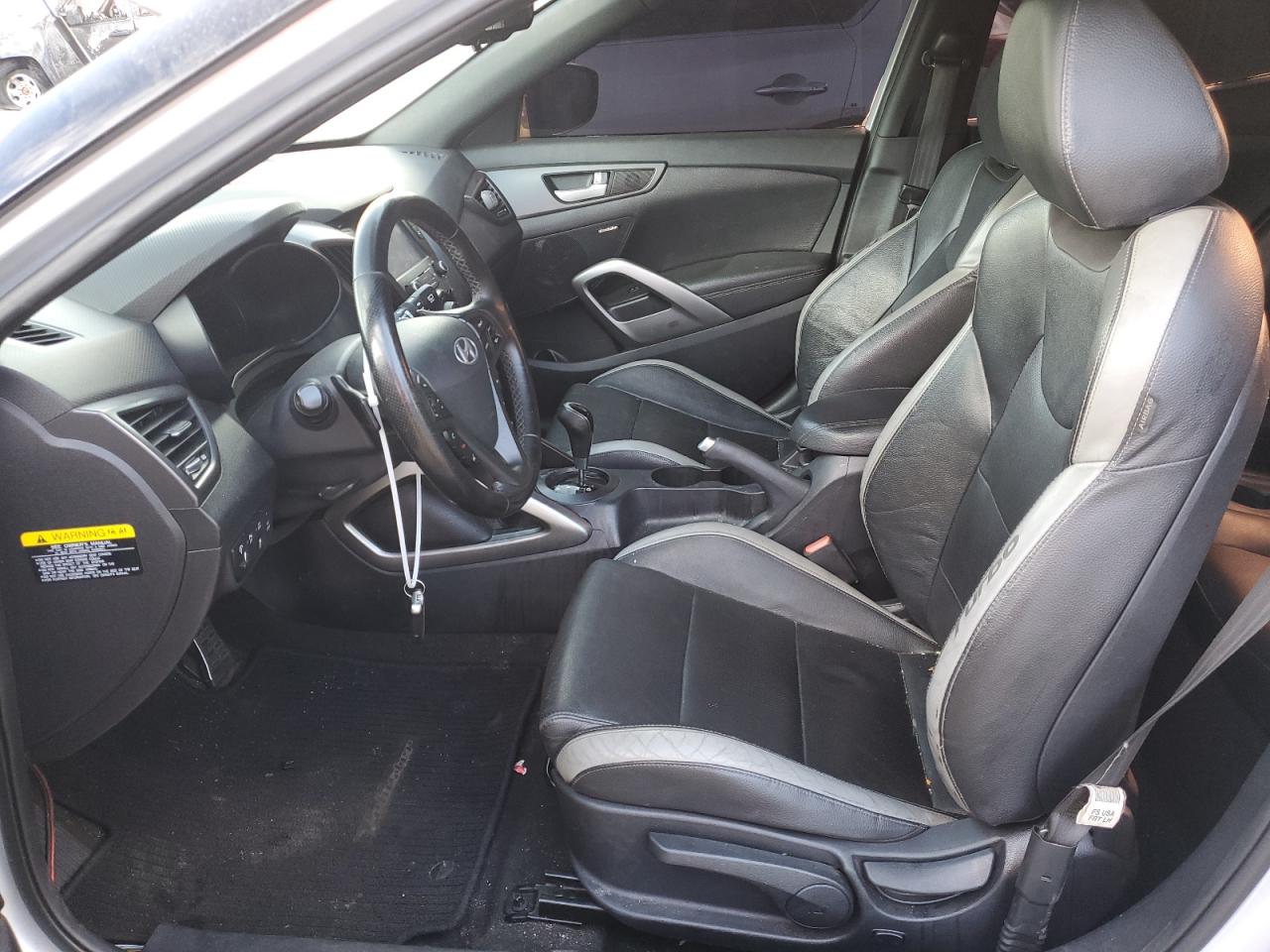 KMHTC6AE6GU300304 2016 Hyundai Veloster Turbo