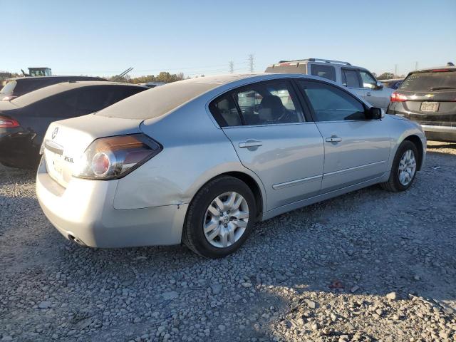 2011 Nissan Altima - Image 3