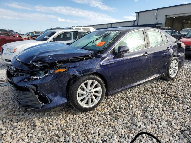 Lot #2422851005 2021 TOYOTA CAMRY LE salvage car