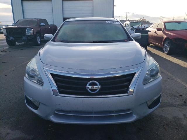 Седани NISSAN ALTIMA 2015 Сріблястий